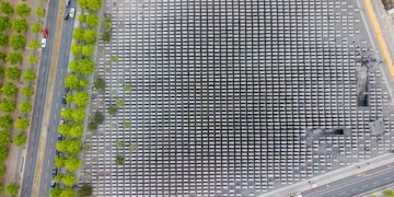 The Future of Electric Vehicles: Battery Tech & Environmental Impact - Cover Image