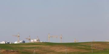 Renewable Energy Surge: US Carbon Footprint Impact by 2026 - Cover Image