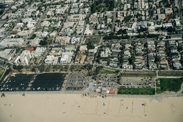 Climate Change Impact on US Coasts: Adaptation & Mitigation Strategies